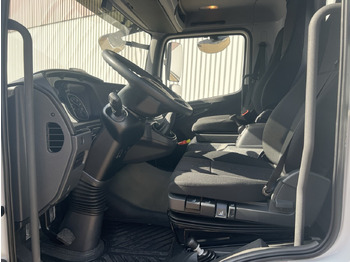 Interior photo 1: מזהיר Mercedes-Benz Atego 818 K 4x2 Atego 818 K 4x2, 2x AHK, Meiller-Kipper, mehrfach Vorhanden!