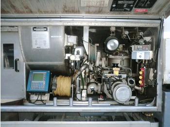 הַחכָּרָה Mercedes-Benz SK 1824 L 4x2 SK 1824 L 4x2, Esterer Tankaufbau ca. 13.100l, 2 Kammern Mercedes-Benz SK 1824 L 4x2 SK 1824 L 4x2, Esterer Tankaufbau ca. 13.100l, 2 Kammern: תמונה 2