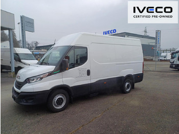 כלי רכב מסחרי עם לוח IVECO Daily 35s14