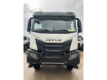 משאית עם שלדת תא IVECO T-WAY
