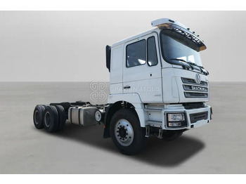 משאית עם שלדת תא SHACMAN