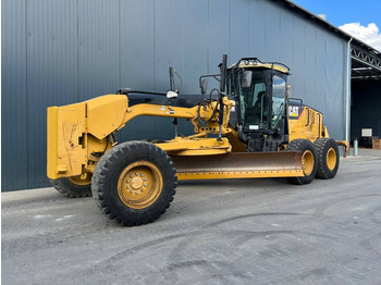 מפלסת CATERPILLAR 140M