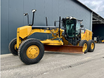 מפלסת CATERPILLAR 140M