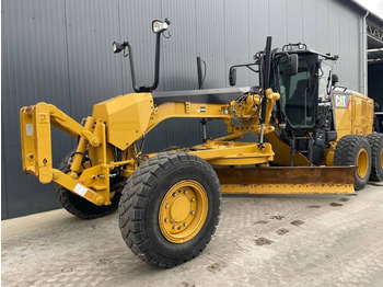 מפלסת CATERPILLAR 140M