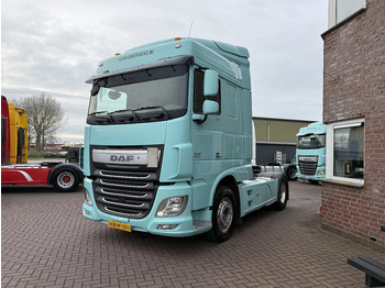 יחידת טרקטור DAF XF 106.460 XF460 4X2 Spacecab / 2 beds / Hydraulics / alcoa / full spoilers / ADR: תמונה 2 יחידת טרקטור DAF XF 106.460 XF460 4X2 Spacecab / 2 beds / Hydraulics / alcoa / full spoilers / ADR: תמונה 2