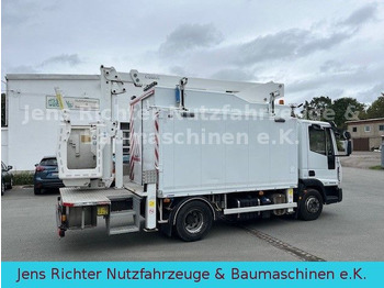 פלטפורמה אווירית מותקנת על משאית IVECO