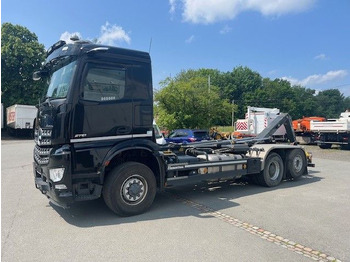 משאית הרמת וו MERCEDES-BENZ Arocs 2651
