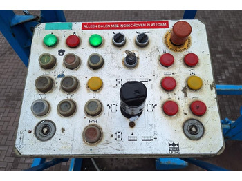 מעלית מספריים Holland Lift Megastar G300 Diesel, 4x4x4 Drive, 33.5m Working H: תמונה 4