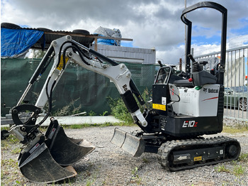 מחפר BOBCAT E10