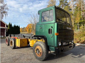 מוביל מכולות/ משאית החלפת גוף SCANIA 141