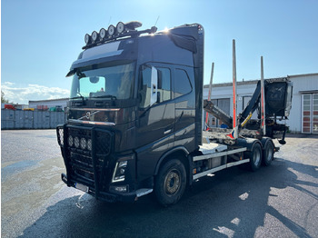 משאית עץ VOLVO FH16