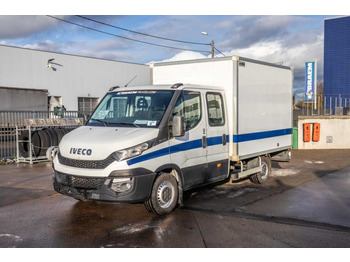 כלי רכב מסחרי עם לוח IVECO Daily