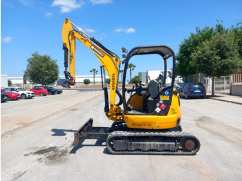מיני מחפר JCB 8030