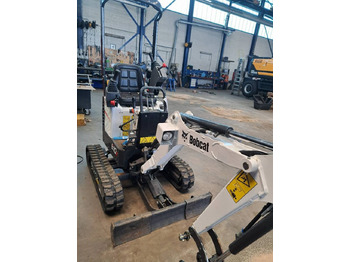 מיני מחפר BOBCAT E10