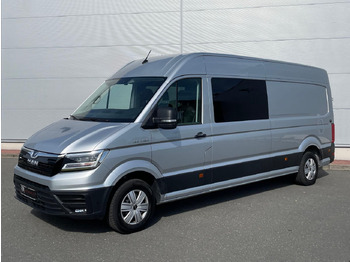 כלי רכב מסחרי עם לוח MAN TGE 3.180