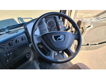 Interior photo 1: משאית עם שלדת תא MAN TGA 26.350 6x2  Rechtslenker(Nr. 5091)