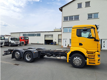 משאית עם שלדת תא MAN TGS 26.510