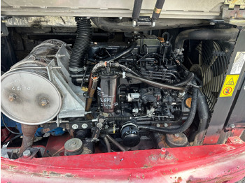 מחפר TAKEUCHI TB 250 5t: תמונה 3
