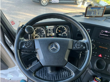 Interior photo 1: יחידת טרקטור Tractor unit Mercedes-Benz ACTROS Pusher