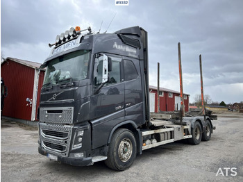 משאית עץ VOLVO FH16