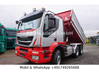 מוביל מכולות/ משאית החלפת גוף IVECO Trakker