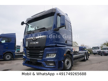משאית עם שלדת תא MAN TGX 26.510