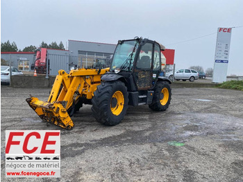 מפעיל טלסקופי JCB