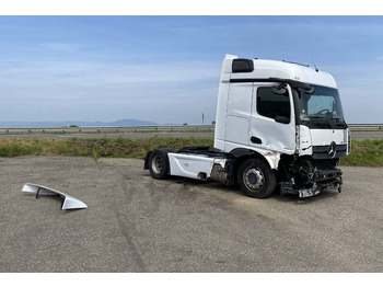 יחידת טרקטור Mercedes-Benz 1845 Space Cab Suspension Pneumatique endommagé: תמונה 3