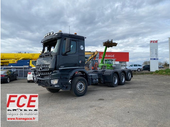 משאית עם שלדת תא MERCEDES-BENZ Arocs