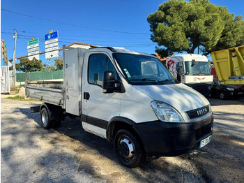 כלי רכב מסחרי מזהיר IVECO Daily 35c12
