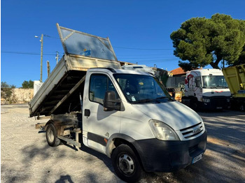 כלי רכב מסחרי מזהיר IVECO Daily 35C15