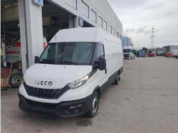 כלי רכב מסחרי לנוסעים IVECO Daily 35s16