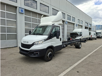משאית עם שלדת תא IVECO Daily 70c18