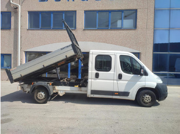 כלי רכב מסחרי מזהיר, כלי רכב מסחרי קומבי PEUGEOT Boxer 2.2 HDI: תמונה 5