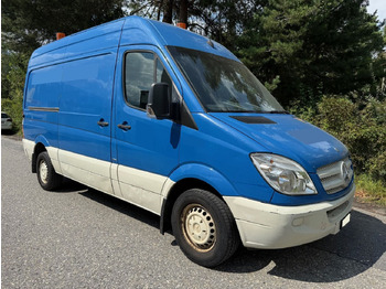 כלי רכב מסחרי עם לוח MERCEDES-BENZ