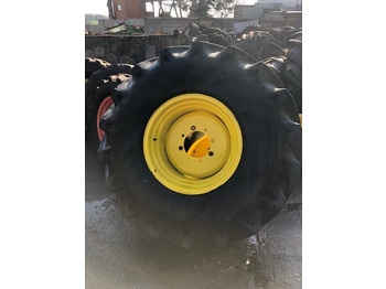 חבילת גלגלים וצמיגים JOHN DEERE