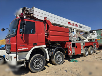 פלטפורמה אווירית מותקנת על משאית MERCEDES-BENZ Actros 4140