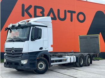 משאית עם שלדת תא MERCEDES-BENZ Antos 2545