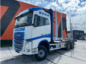 משאית עץ VOLVO FH16 750
