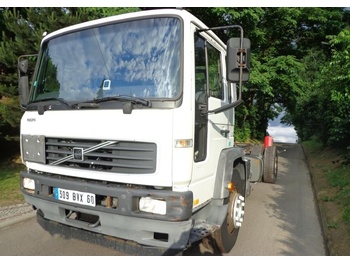 משאית עם שלדת תא VOLVO FL