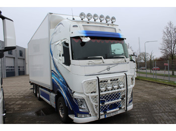 משאית תיבה VOLVO FH