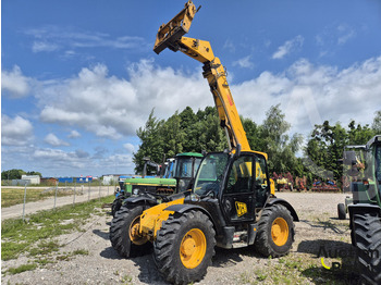 מפעיל טלסקופי JCB