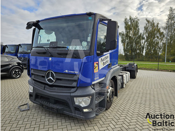 משאית עם שלדת תא MERCEDES-BENZ Actros 1843