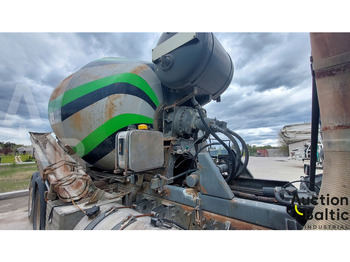 משאית מערבלת בטון Volvo FM12: תמונה 3 משאית מערבלת בטון Volvo FM12: תמונה 3