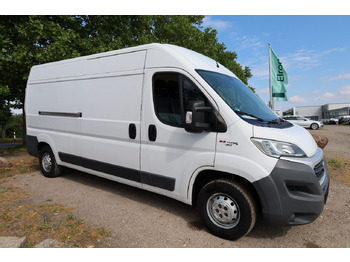 כלי רכב מסחרי עם לוח FIAT Ducato