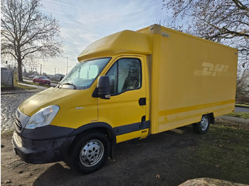 כלי רכב מסחרי עם תיבה IVECO Daily