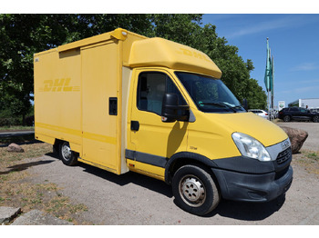 כלי רכב מסחרי עם תיבה IVECO Daily