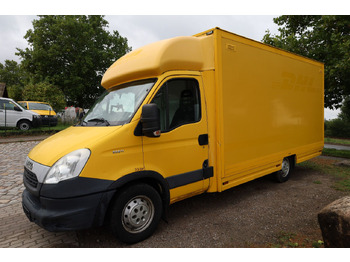 כלי רכב מסחרי עם תיבה IVECO Daily