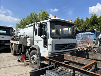 משאית ואקום VOLVO FL6