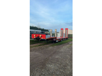 סמיטריילר עם מטען נמוך KÄSSBOHRER